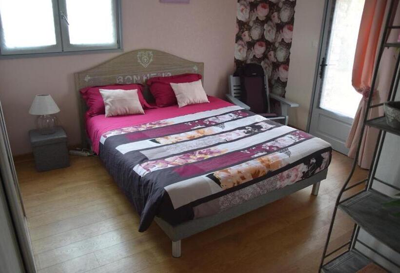 חדר משפחתי, Au Gué Du Bois