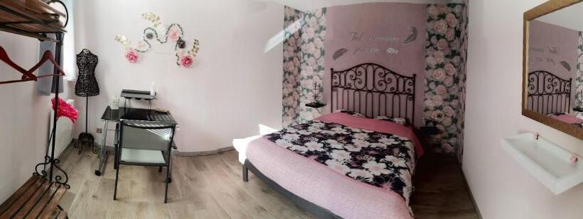 חדר משפחתי, Au Gué Du Bois