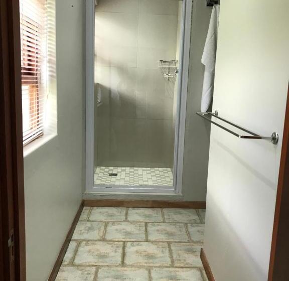 اتاق لوکس, Cul De Sac   Accommodation