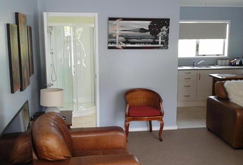 디럭스 룸, Pukeko Nest