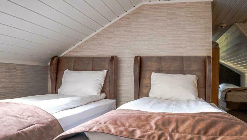 اتاق استاندارد یک نفره, Lmilano As