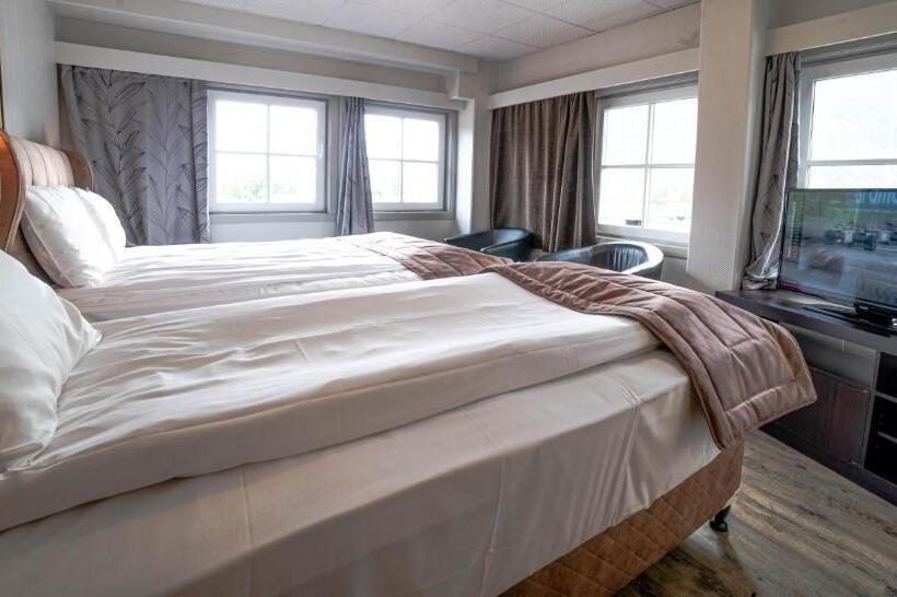 اتاق لوکس, Lmilano As