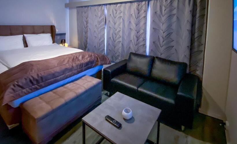 اتاق لوکس, Lmilano As