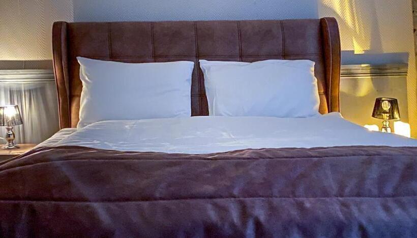 اتاق لوکس, Lmilano As