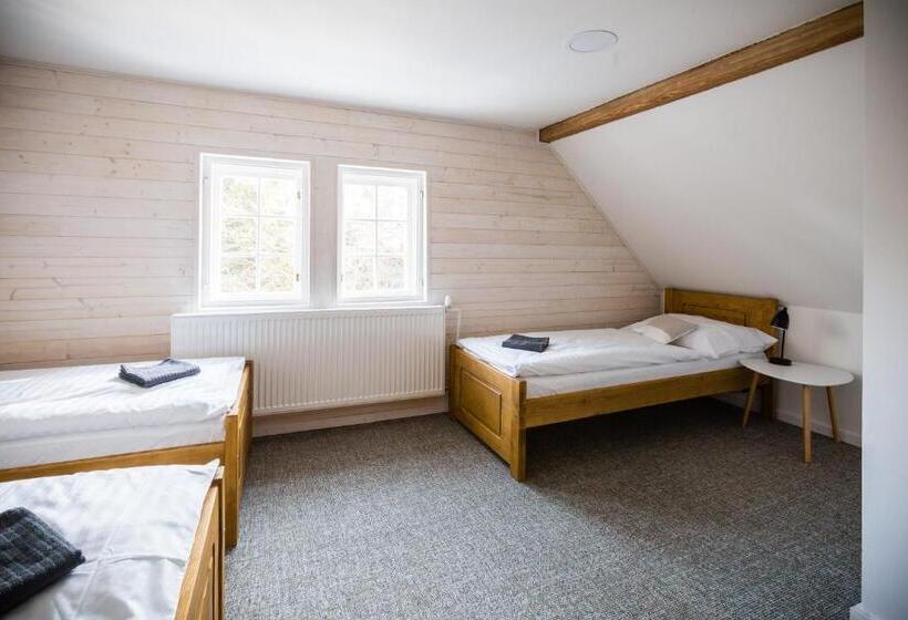 اتاق استاندارد سه نفره, Turnovská Chata