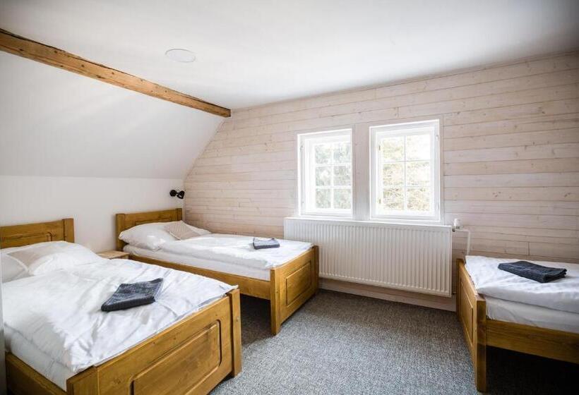 اتاق استاندارد سه نفره, Turnovská Chata