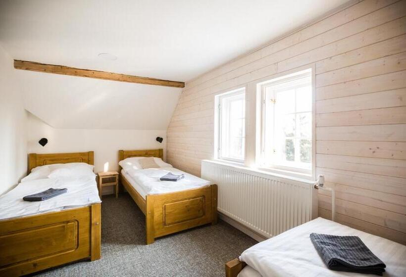 اتاق استاندارد سه نفره, Turnovská Chata