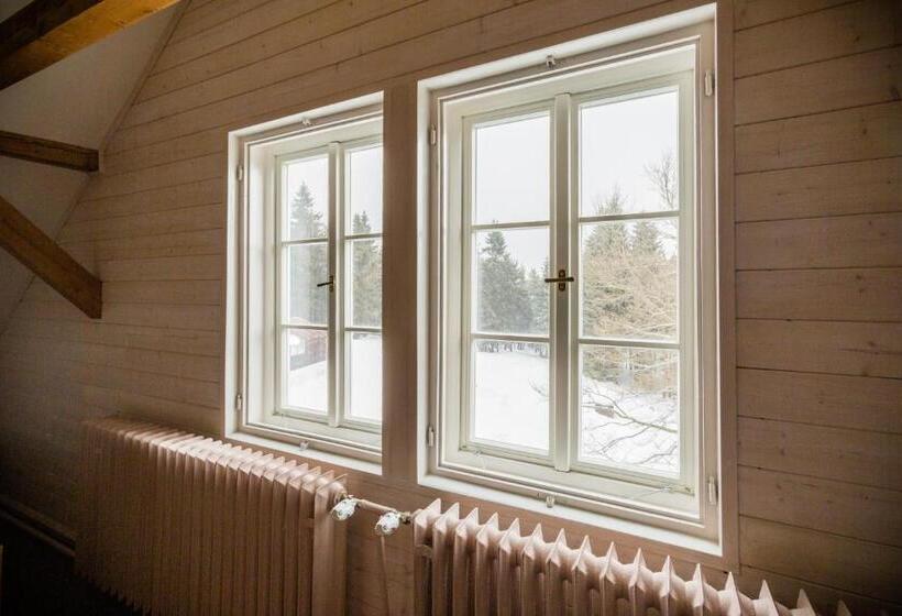 سوییت خانوادگی, Turnovská Chata