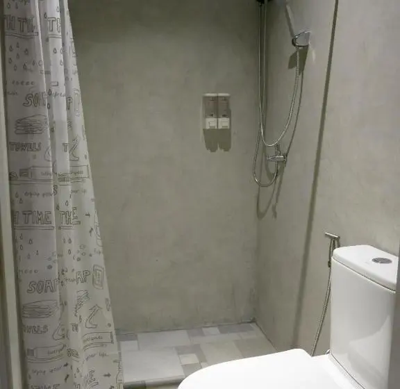 Vuode Makuusalissa, Niece Hostel Phuket   Sha Extra Plus