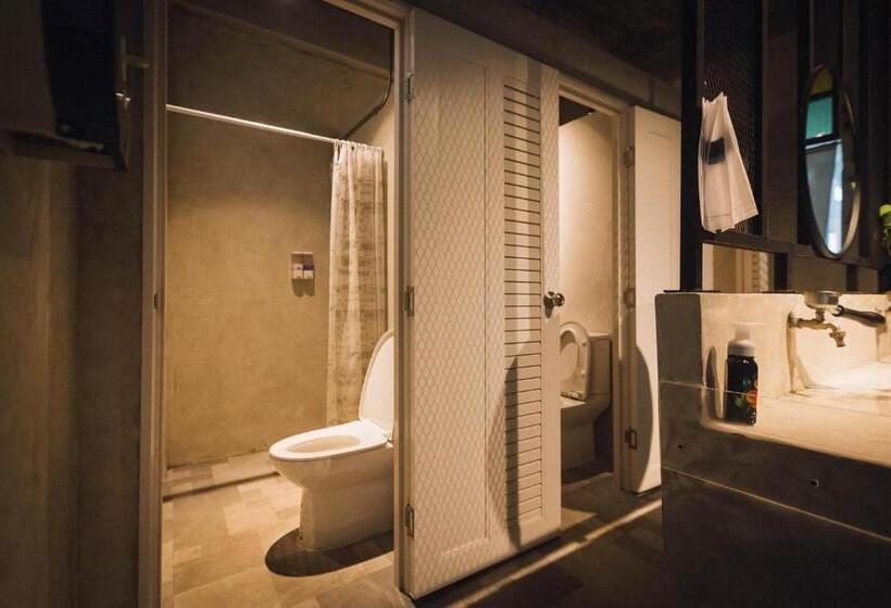 带共用浴室的标准房间, Niece Hostel Phuket   Sha Extra Plus