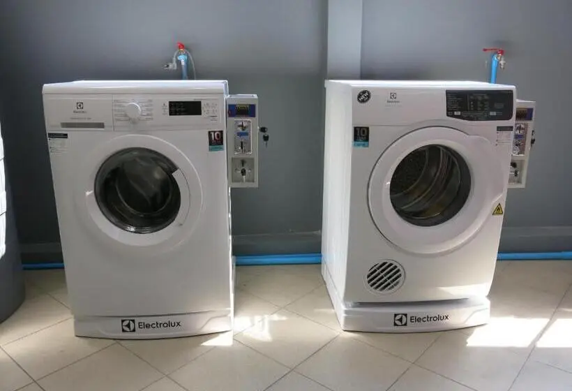 Talo 1 Makuuhuone, Niece Hostel Phuket   Sha Extra Plus