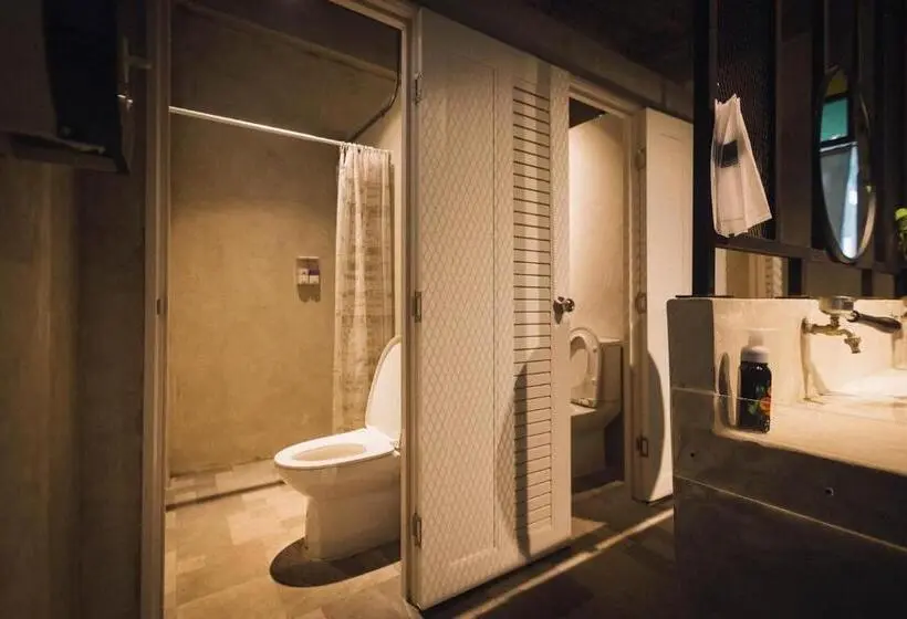 Talo 1 Makuuhuone, Niece Hostel Phuket   Sha Extra Plus