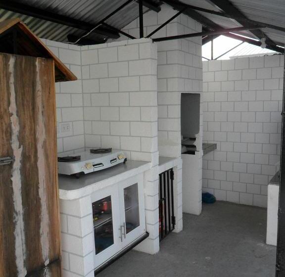 اتاق استاندارد یک نفره, Jasmin S Room Rental, Room # 3