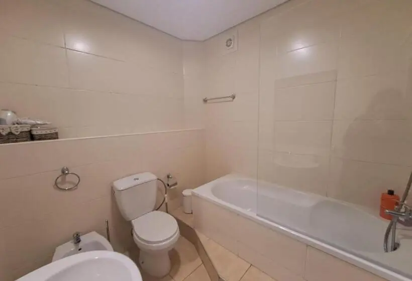اتاق استاندارد با سرویس بهداشتی مشترک, Private Room At Fatima S