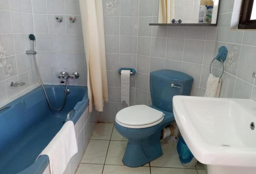 オーシャンビュースタンダードルームバルコニー付き, Rockview Guest House