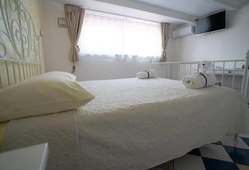 スタンダードルーム, Cassiodoro Suite B&b