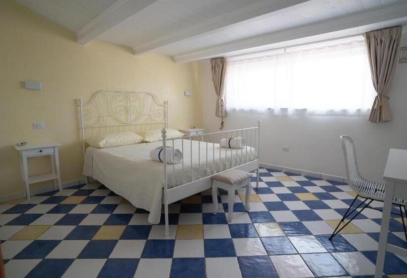 スタンダードルーム, Cassiodoro Suite B&b