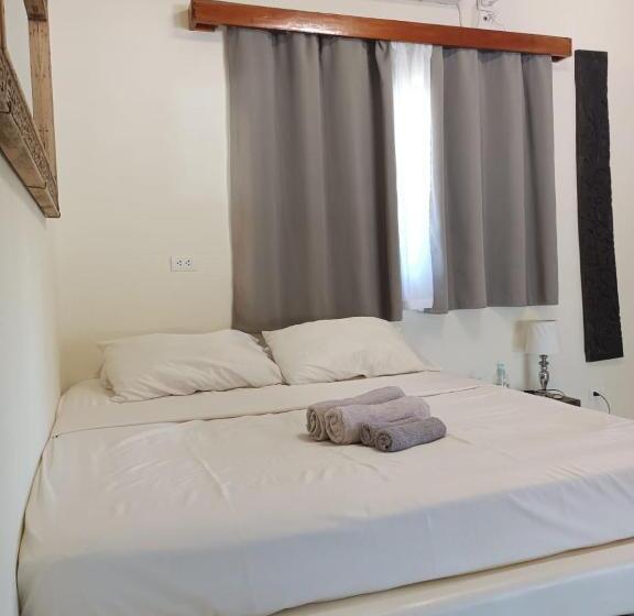 استودیوی لوکس, Parrots Boutique Resort