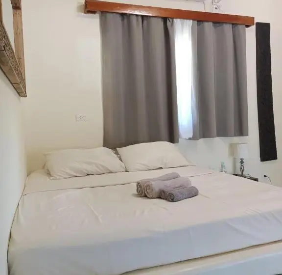 デラックススタジオ, Parrots Boutique Resort