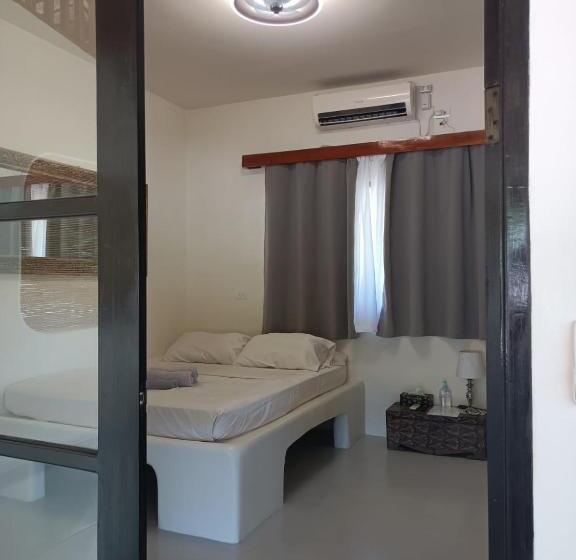 استودیوی لوکس, Parrots Boutique Resort