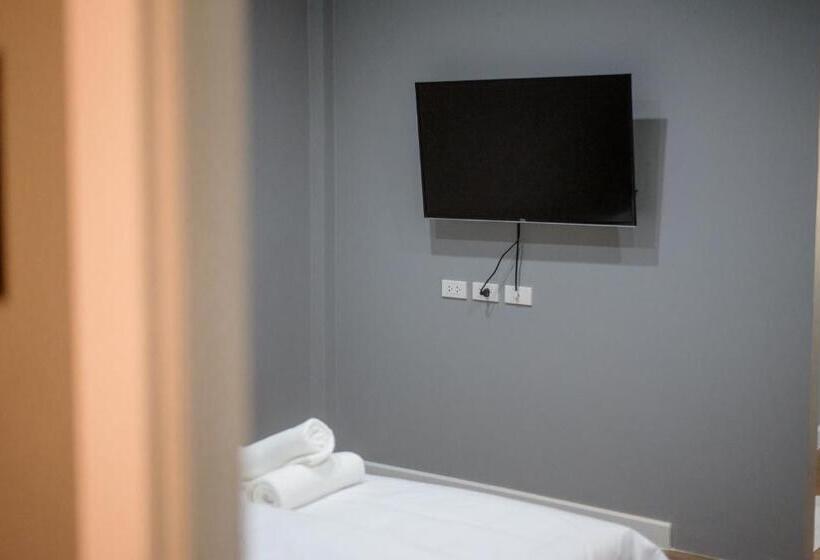 اتاق استاندارد با تخت بزرگ, The New Residence Buriram