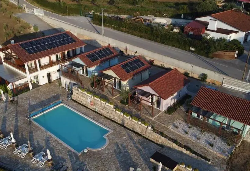 スタンダードバンガロー, The Olive Hill Guesthouse