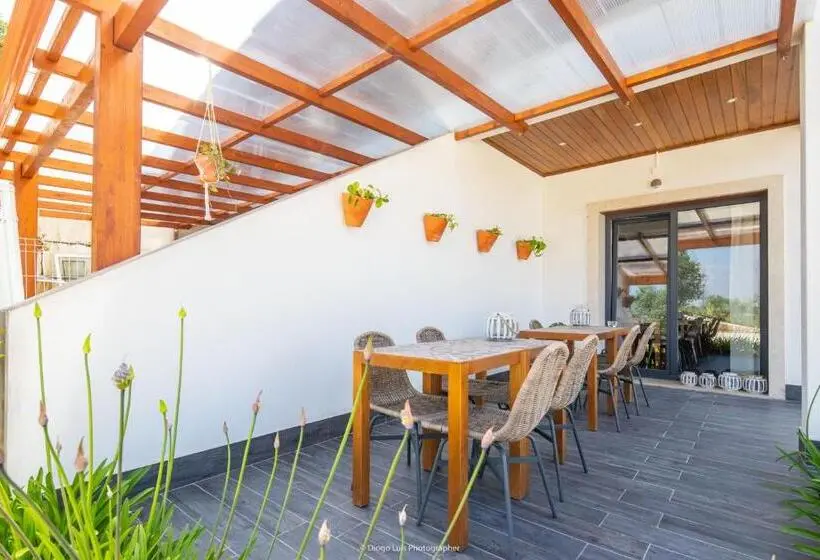 バルコニー付きデラックスルーム, The Olive Hill Guesthouse