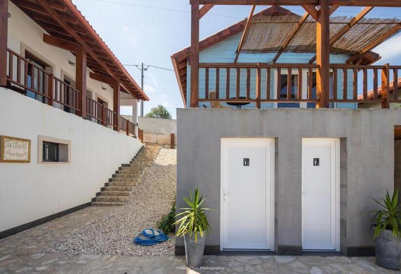 Номер Deluxe с Балконом, The Olive Hill Guesthouse