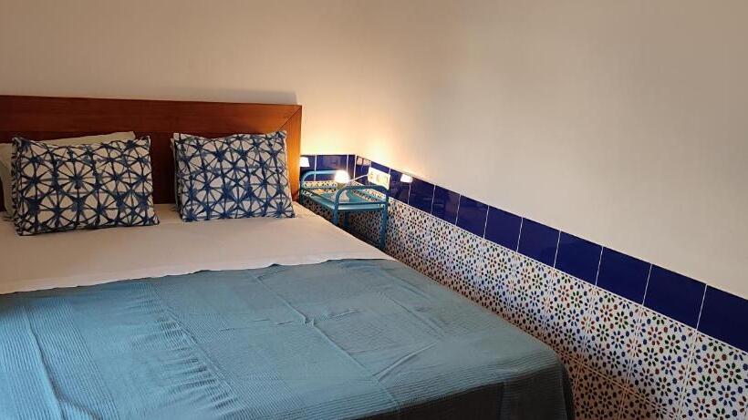 기본룸, Torre De La Campana