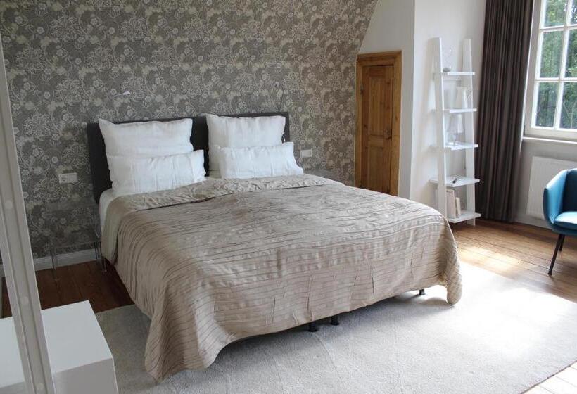 غرفة قياسية, Villa 1909