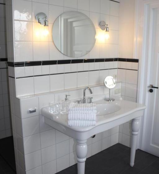 غرفة قياسية, Villa 1909