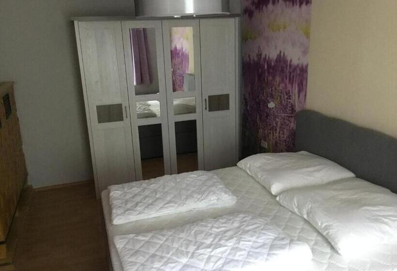 庭の見える1ベッドルームアパートメント, Ferienwohnungen An Der Bimmelbahn Wernigerode