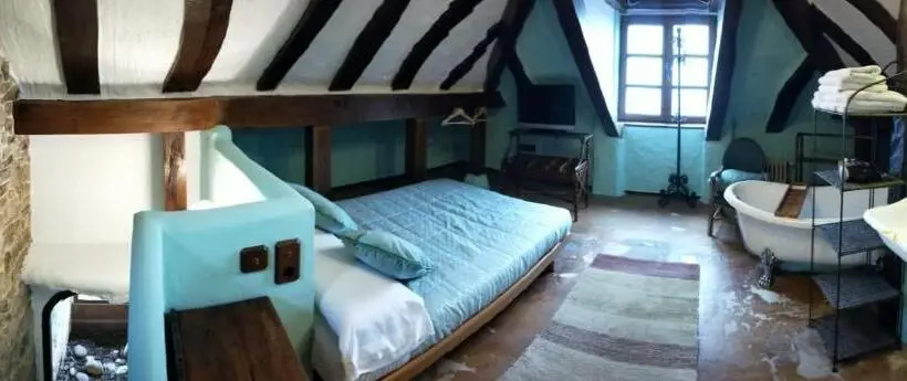 スタンダードルーム, Las Casas De Isu