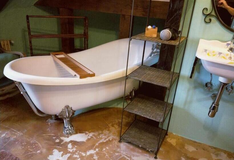 Номер Стандарт, Las Casas De Isu