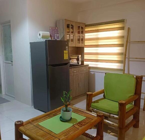 标准工作室带阳台, Michaels Homestay   Farm Villa Nr Patar Beach & Bolinao Falls