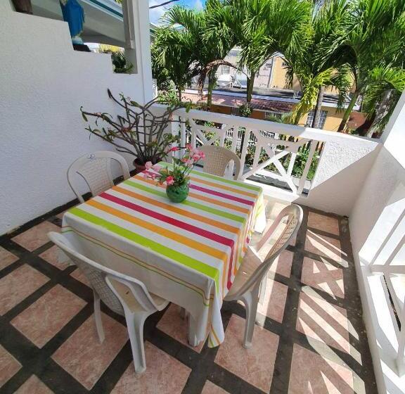 استودیوی استاندارد, Appartement & Studio Lolla