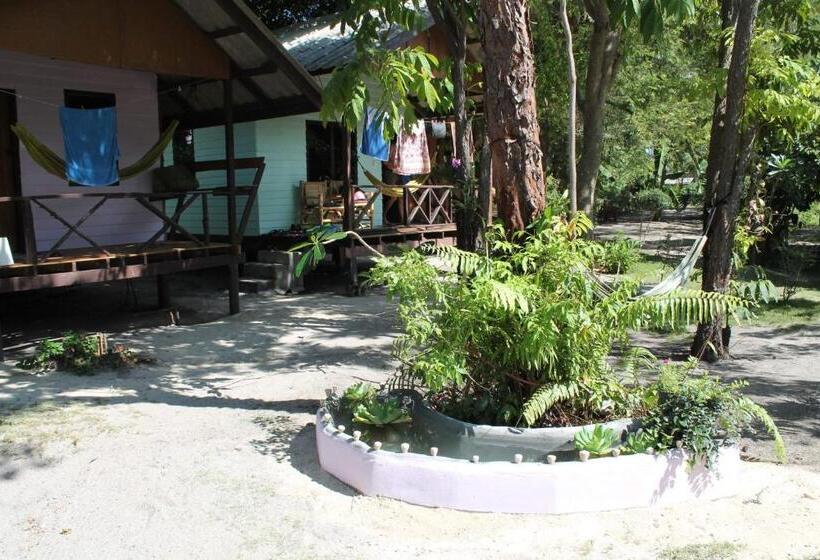 디럭스 룸 측면 바다 전망, Phangan Island