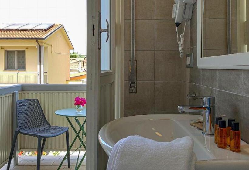 חדר סטנדרט לארבעה, La Dama&breakfast