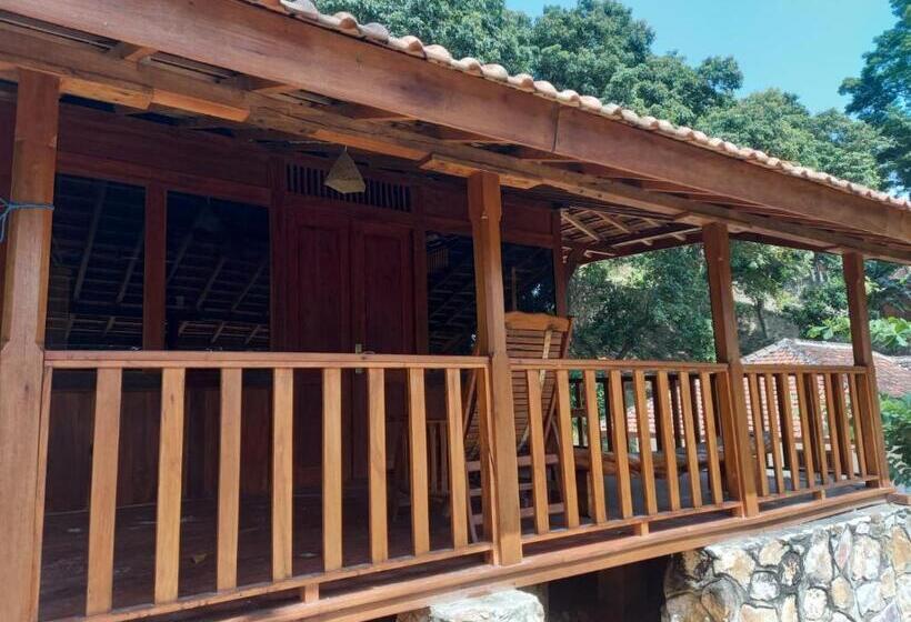 اتاق خانوادگی با چشم‌انداز دریا, Alam Kita