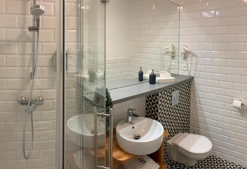 غرفة قياسية مزوَّدة بشُرفة, B&b Alibi