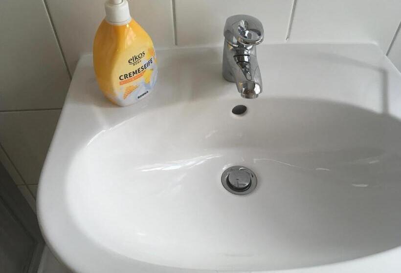 基本间, Alte Schule Niederdünzebach