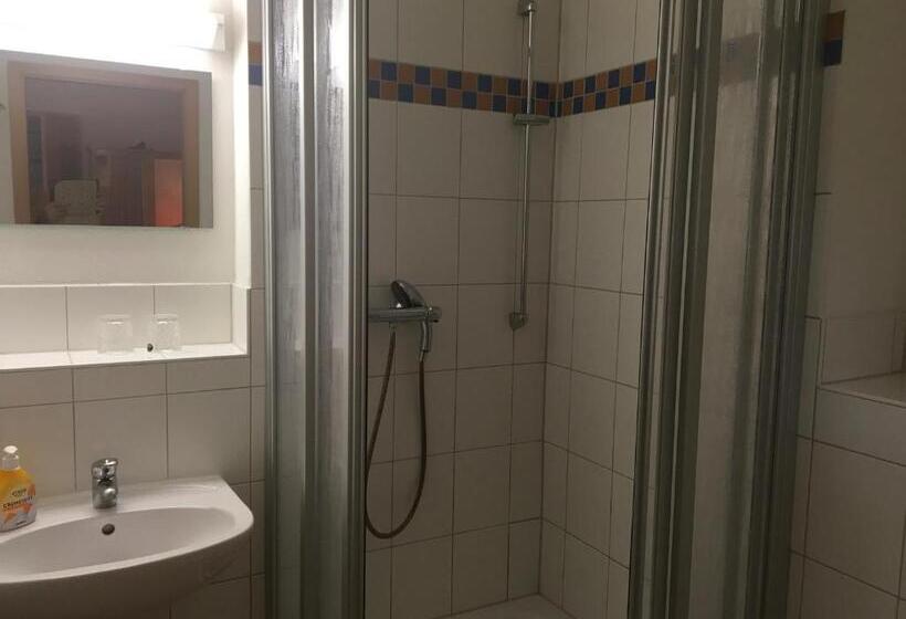 家庭间, Alte Schule Niederdünzebach