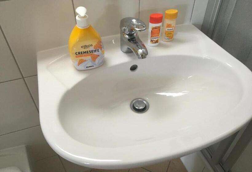 家庭间, Alte Schule Niederdünzebach