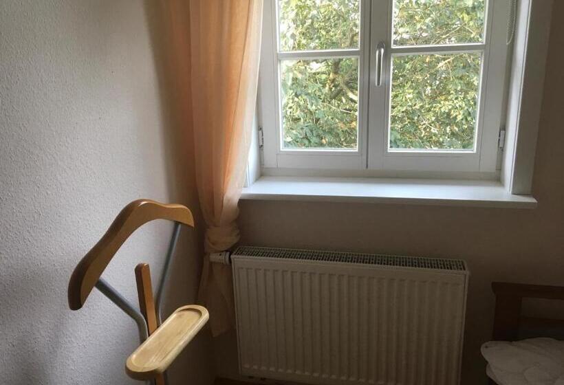 家庭间, Alte Schule Niederdünzebach