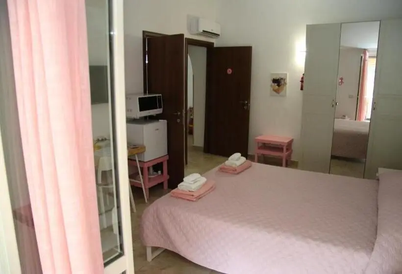 バルコニー付きスタンダードトリプルルーム, B&b Casa Rosola