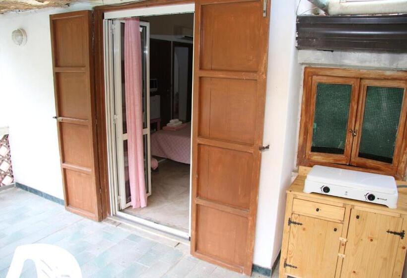 Трехместный Номер Стандарт с Балконом, B&b Casa Rosola