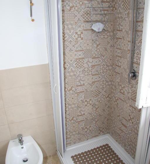 חדר סטנדרט לארבעה נוף לים, B&b Casa Rosola