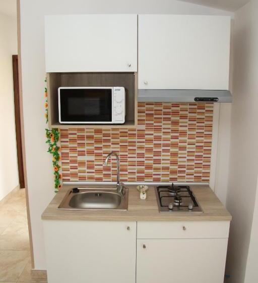 חדר סטנדרט לארבעה נוף לים, B&b Casa Rosola