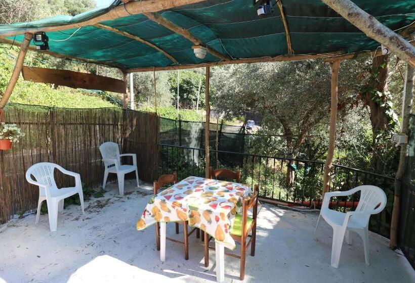 Четырехместный Номер Стандарт Вид на Море, B&b Casa Rosola