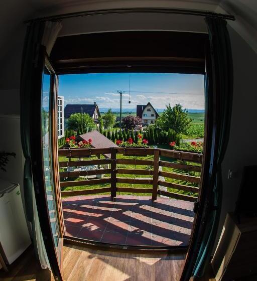 דירת שלושה חדרים, Casa Dora